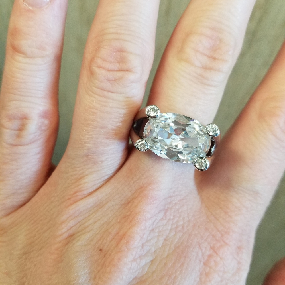 Fashion ring